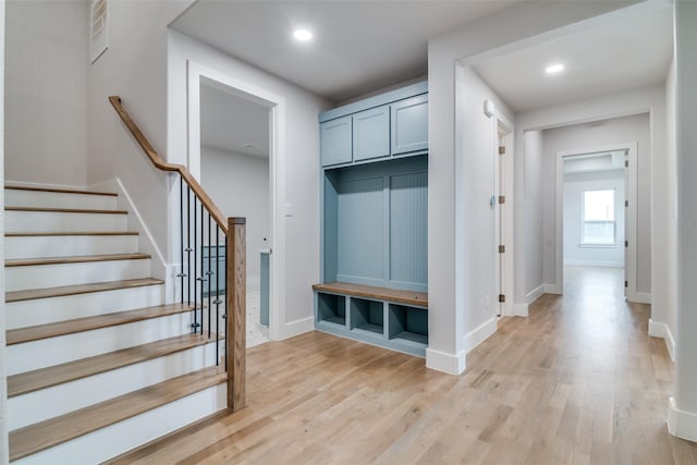 9813 Aiken Ct, Mesquite, TX 75126 - mudroom featuring light wood-style flooring, baseboards, and recessed lighting