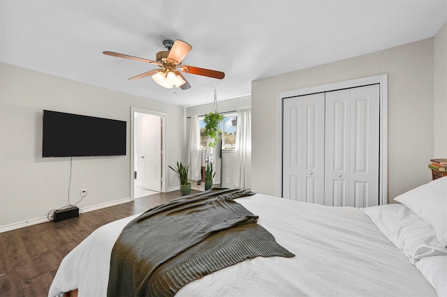 1246 Woodburn Trl, Dallas, TX 75241 - bedroom with wood finished floors, a closet, baseboards, and a ceiling fan