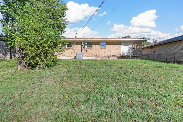 1246 Woodburn Trl, Dallas, TX 75241 - back of property featuring cooling unit and brick siding