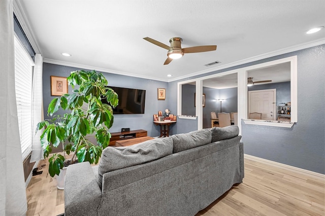 1246 Woodburn Trl, Dallas, TX 75241 - living room featuring ceiling fan, wood finished floors, ornamental molding, baseboards, and recessed lighting