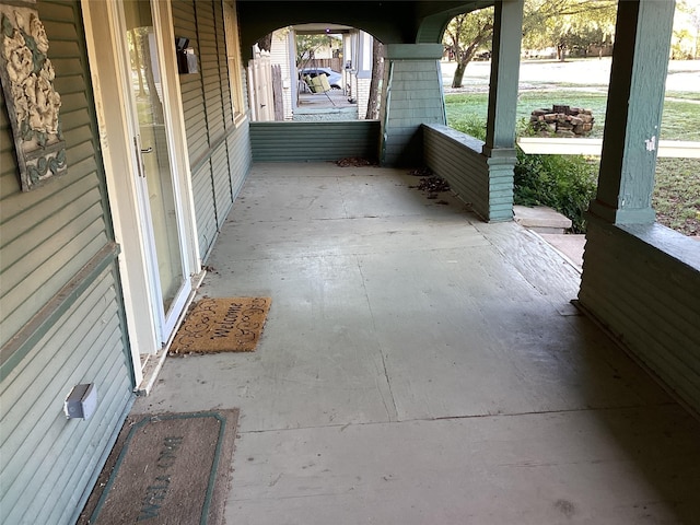 604 S Seaman St, Eastland, TX 76448 - view of patio / terrace