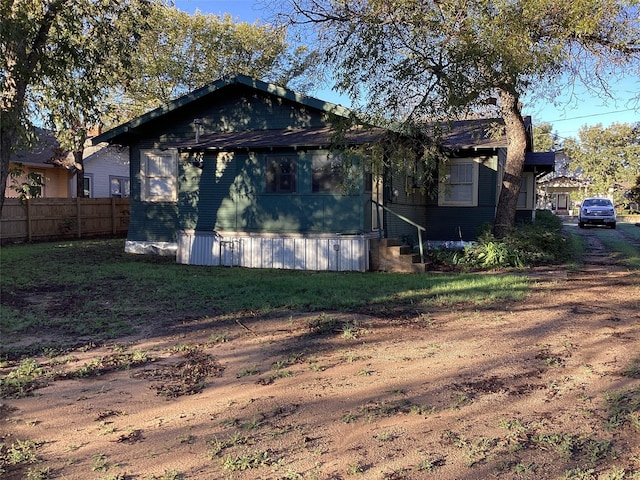 604 S Seaman St, Eastland, TX 76448 - view of side of home with entry steps