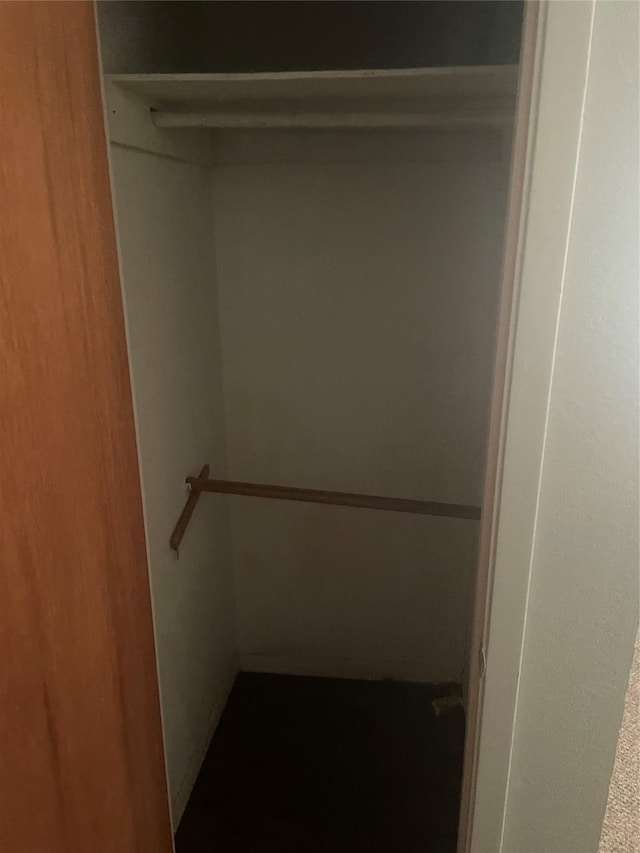 844 1st St SW, Paris, TX 75460 - view of closet