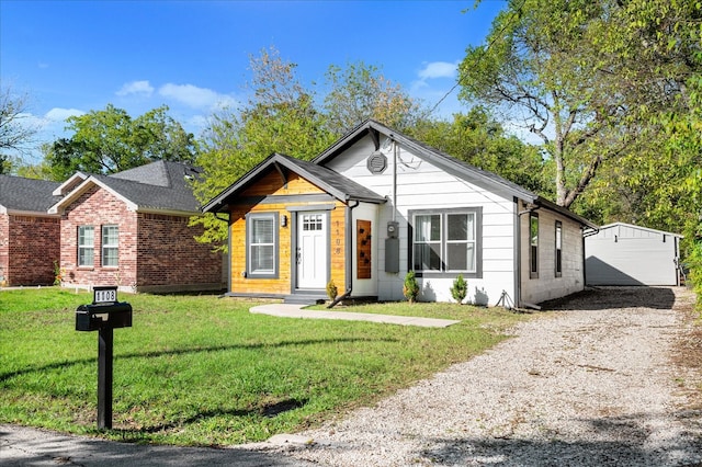 view of front of house with a front yard