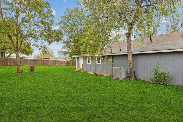 view of yard with cooling unit