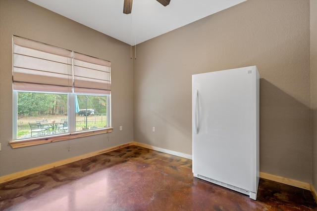 unfurnished room featuring ceiling fan