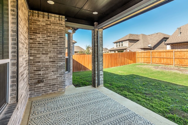 view of yard featuring a patio area