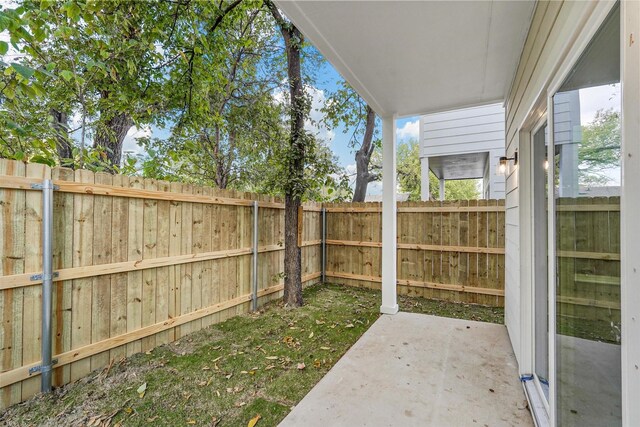 view of yard with a patio area