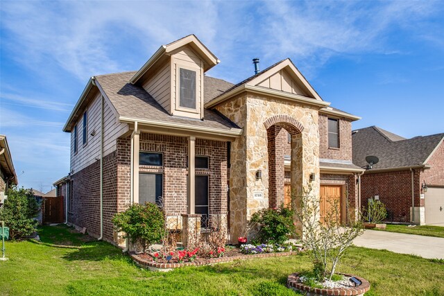 view of front of house featuring a front yard