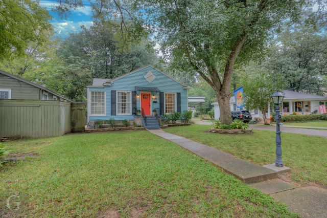 view of front of property with a front yard