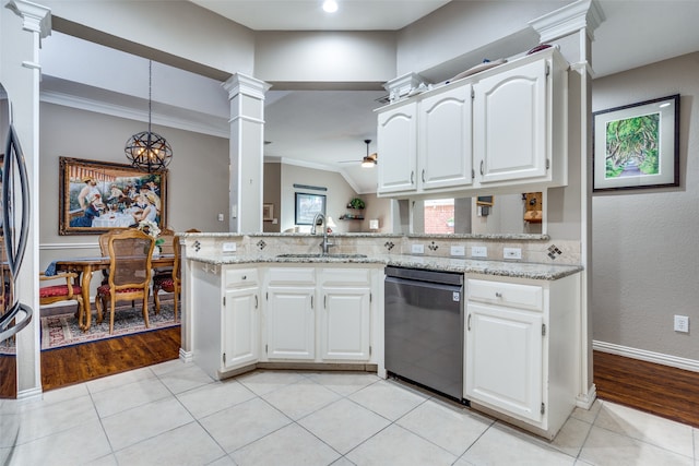 kitchen featuring dishwasher, sink, kitchen peninsula, white cabinets, and ceiling fan with notable chandelier