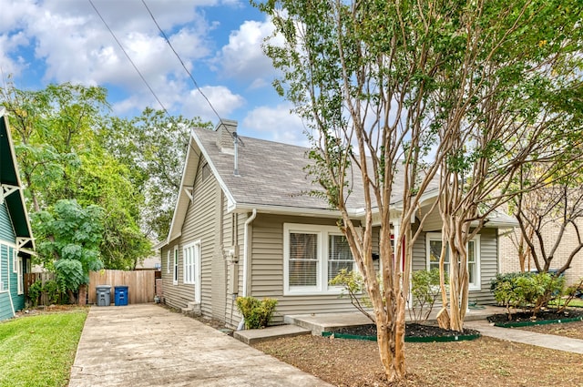 view of front of property