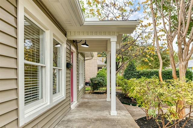 view of patio / terrace with ceiling fan