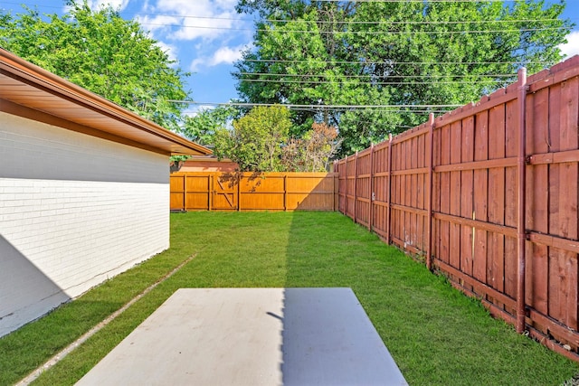 view of yard with a patio