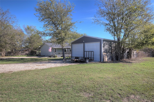 view of yard with an outdoor structure