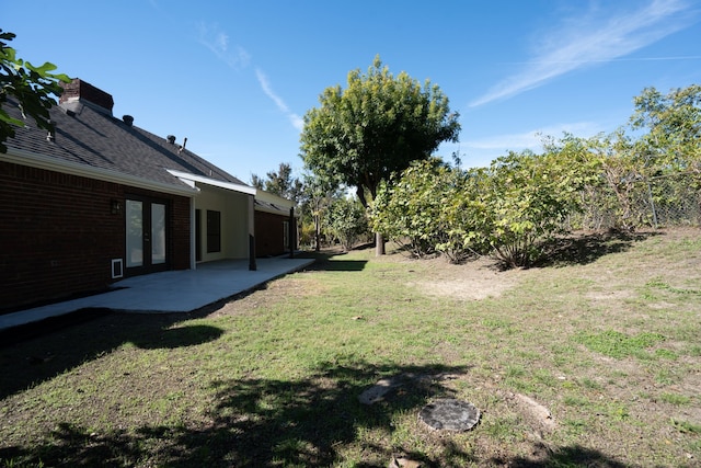 view of yard with a patio