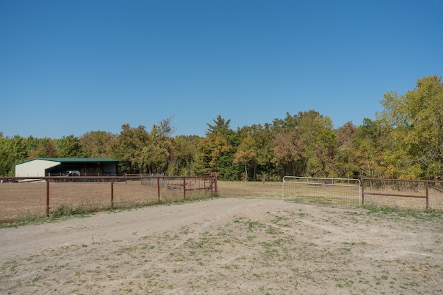 view of yard featuring a rural view