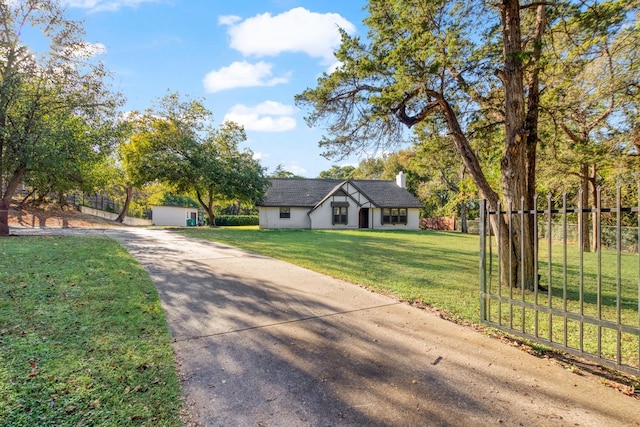 view of front of property with a front yard