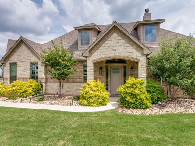 view of front of house with a front yard