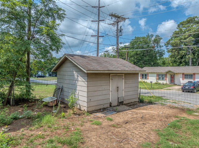 view of outbuilding