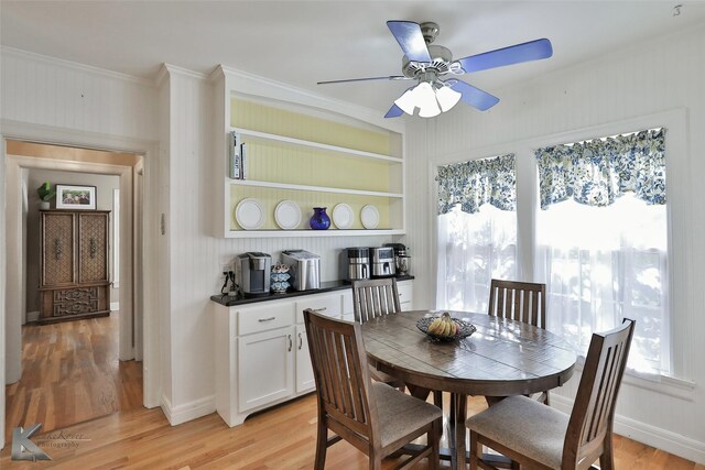 dining area featuring plenty of natural light, light hardwood / wood-style floors, and ceiling fan