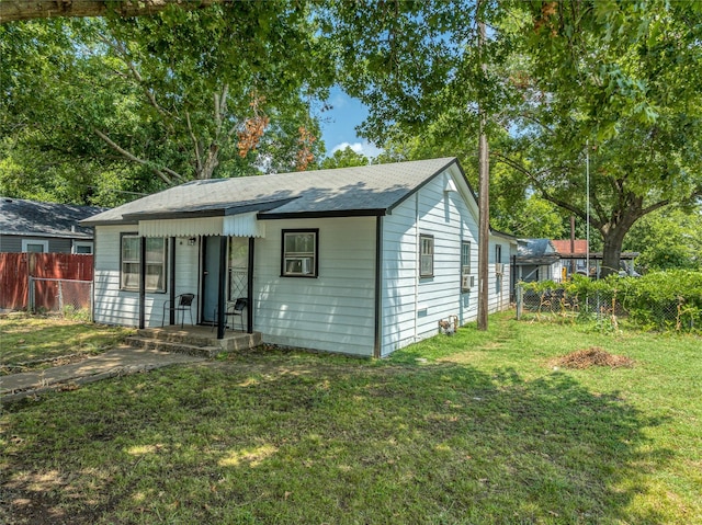 601 Dubois St, Denison, TX 75020 - view of front of property featuring roof with shingles