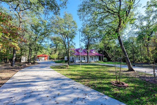 view of front of property with a front lawn