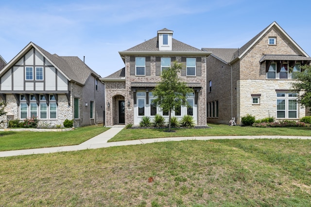 view of front of property with a front yard