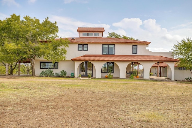 view of front facade with a front yard