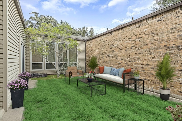 view of yard featuring an outdoor living space