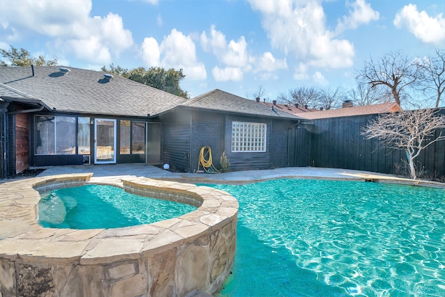 view of swimming pool