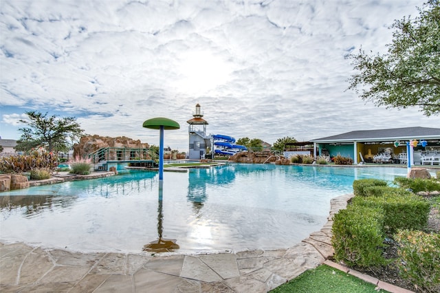 view of swimming pool