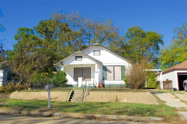 view of front of home featuring covered porch