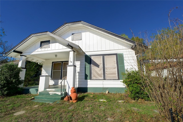 view of front of property with a porch