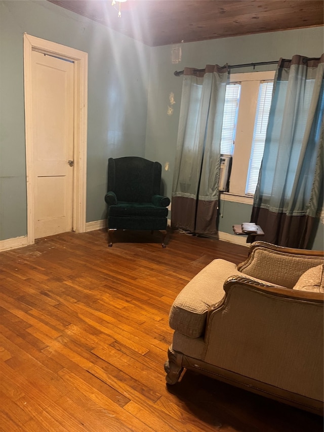 sitting room with light hardwood / wood-style floors