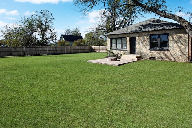 view of yard with a patio area