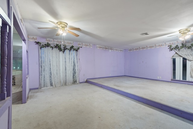 empty room featuring ceiling fan