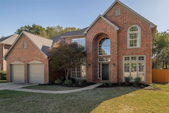 view of front facade with a front yard