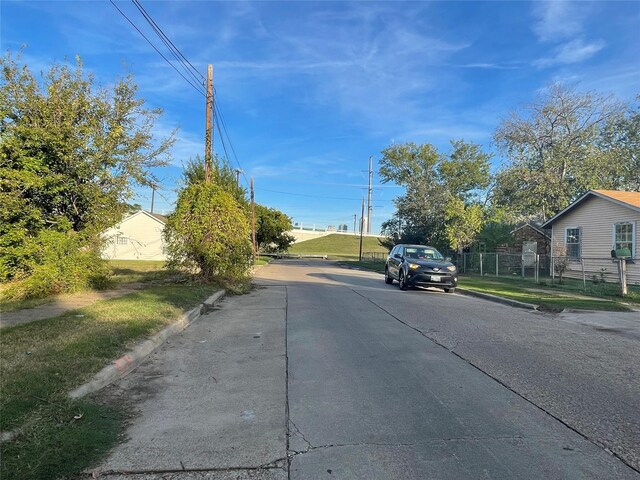 825 Shaw St, Dallas, TX 75212