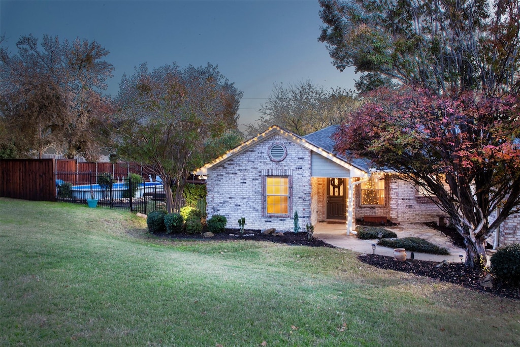 exterior space featuring a yard