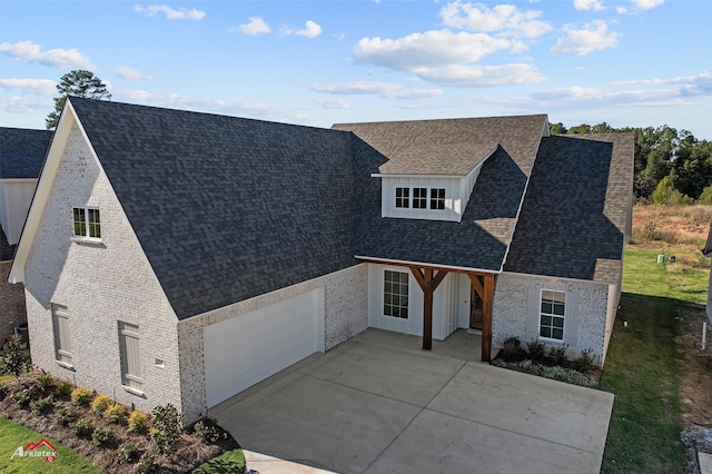 view of front facade with a garage