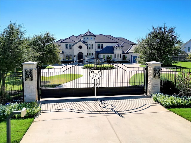 2009 E Highland St, Southlake, TX 76092 - view of gate