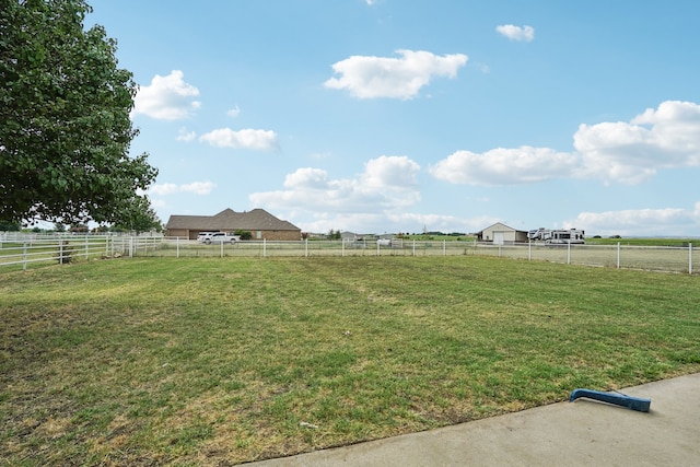 view of yard featuring a rural view