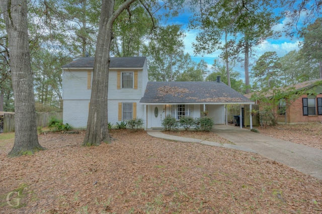 view of front facade featuring a carport