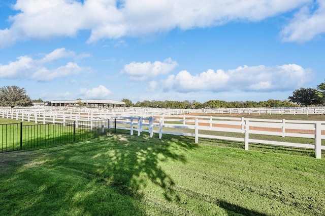 view of yard featuring a rural view