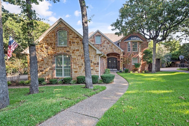 view of front of house with a front yard