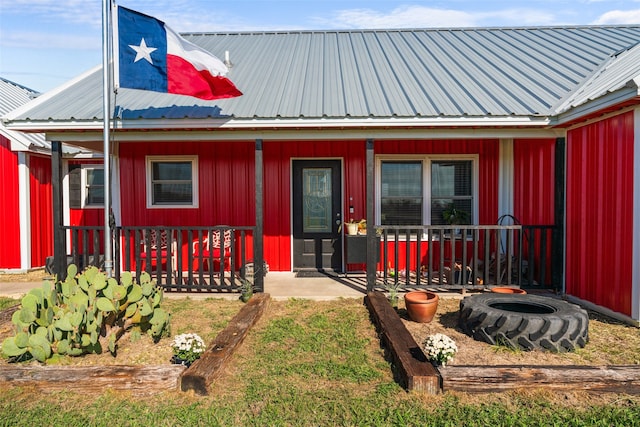 exterior space featuring a porch