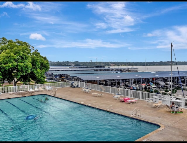 view of swimming pool featuring a patio