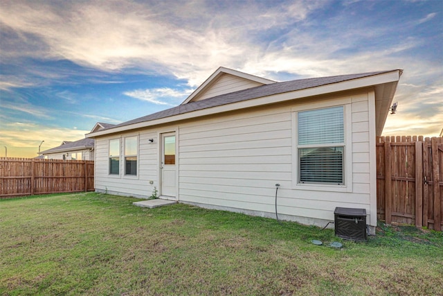 exterior space featuring a yard