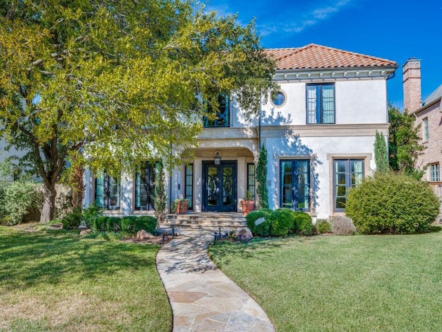 view of front of house with a front yard